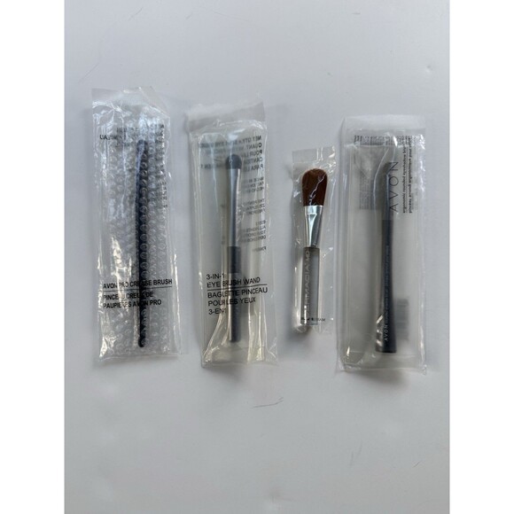 Lot of 4 Misc Makeup Brushes Avon Crease Avon Eyeshadow Dermacia Penthouse Group - Picture 1 of 10